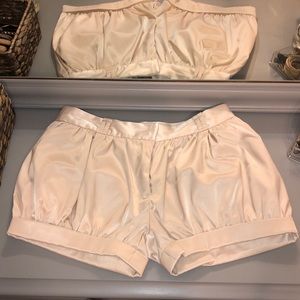 🐚Cream Puffy Shorts🐚